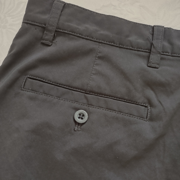 Chaps Golf shorts zipper pockets - Picture 10 of 10